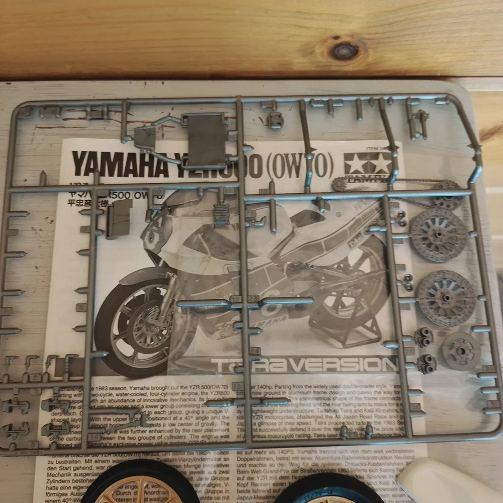 Tamiya #14075 Yamaha YZR500 (0W70) Taira Version‎ Nearly Complete